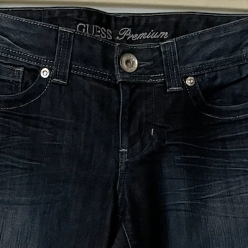 GUESS PREMIUM Dark Wash Skinny Leg Jeans - Size 30 - Picture 5 of 9